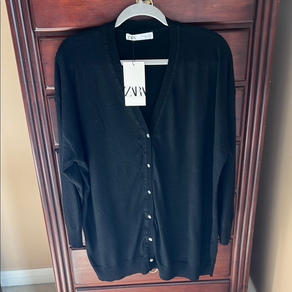 Zara Black Women's V Neck Buttoned Cardigan Lightweight Sweater Large NWT
